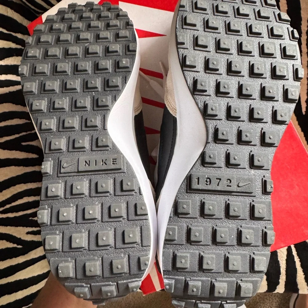 NWT NIKE WAFFLE DEBUT - Picture 5 of 6